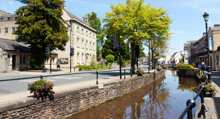 Six Midsomer Norton friends you have during a heatwave.